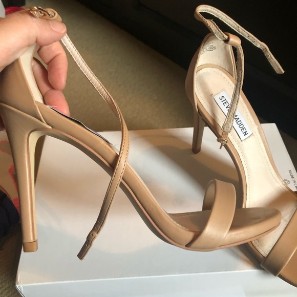 Steve Madden Natural tan heels - Picture 3 of 5